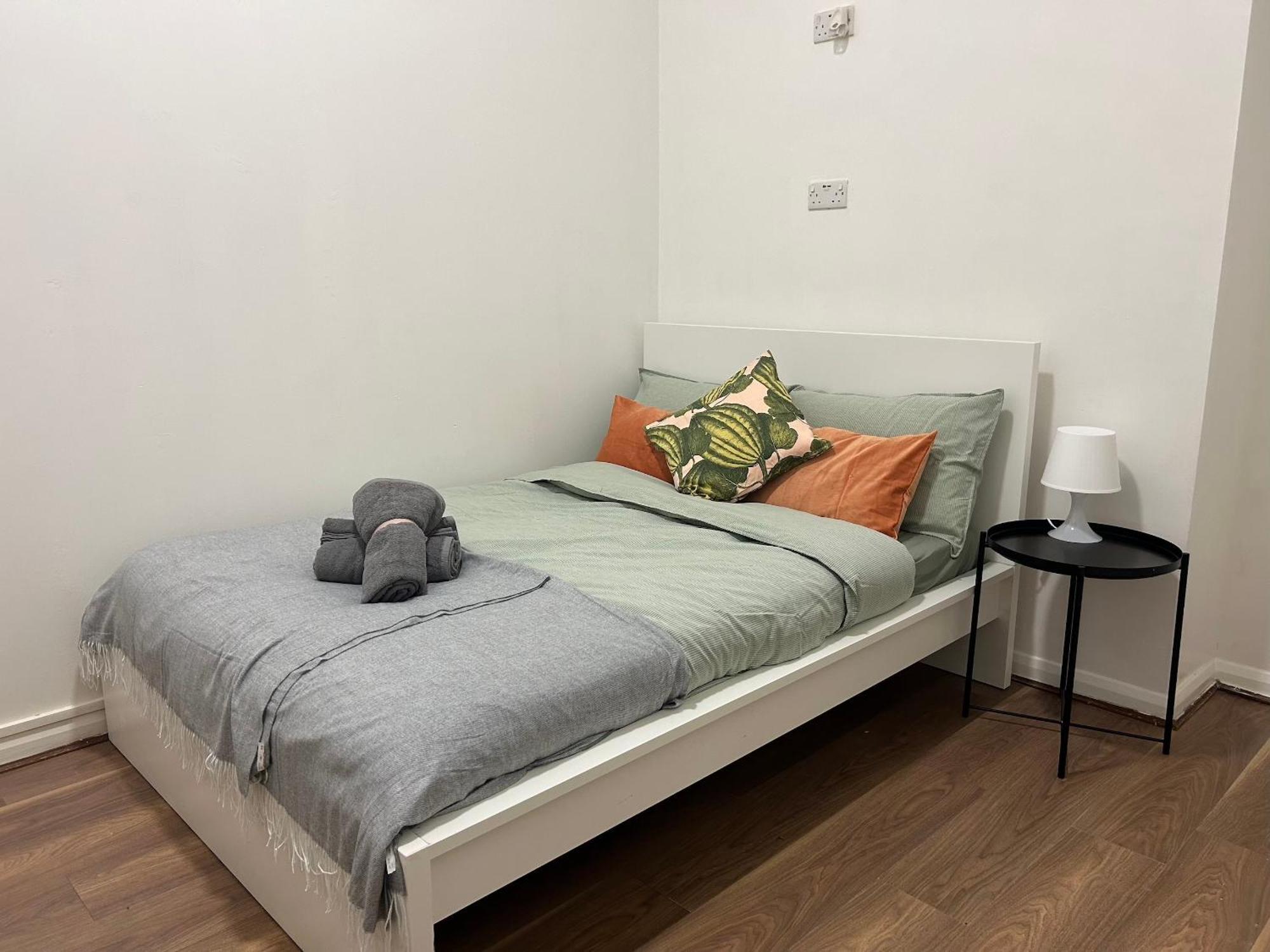 Hostel Onefam Waterloo 18-36 Years Old Londra